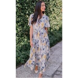 Gal Meets Glam Kiki Chiffon Flutter Sleeve Tropical Maxi Dress Size 2